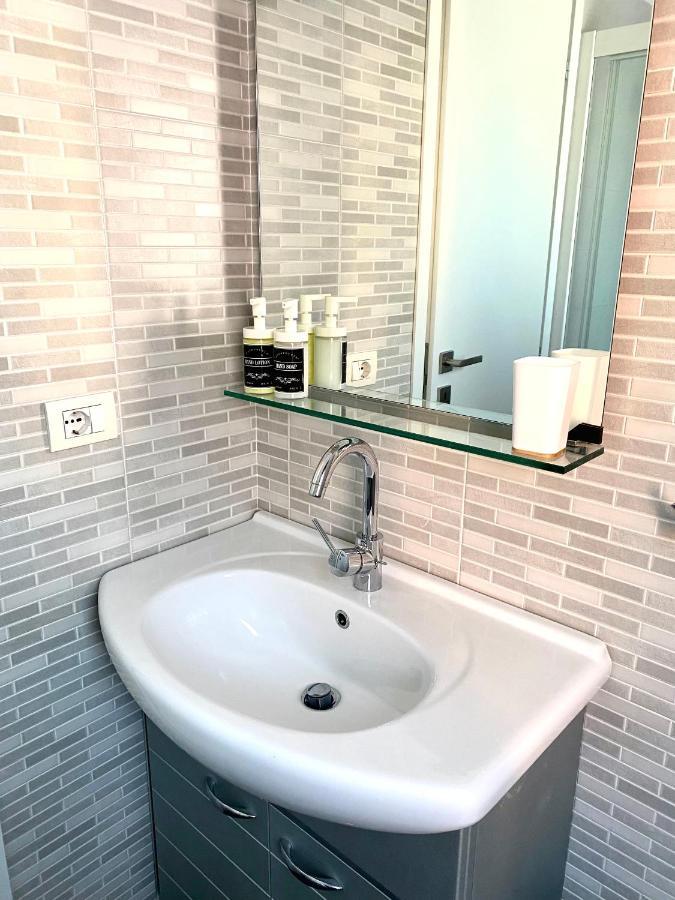 Monolocale Con Terrazzo Alle Porte Di Milano Bresso Zewnętrze zdjęcie